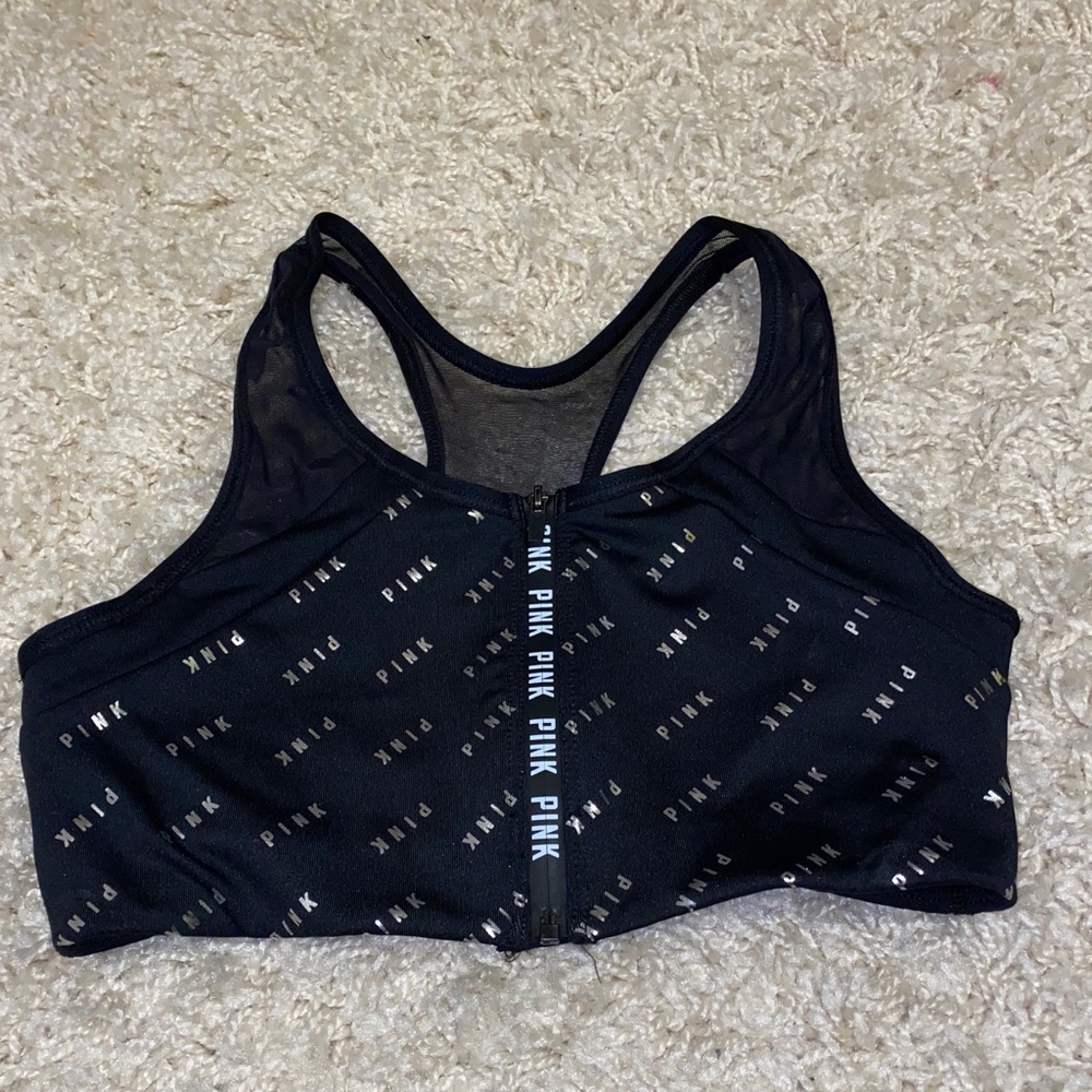 Zip-up sports bra